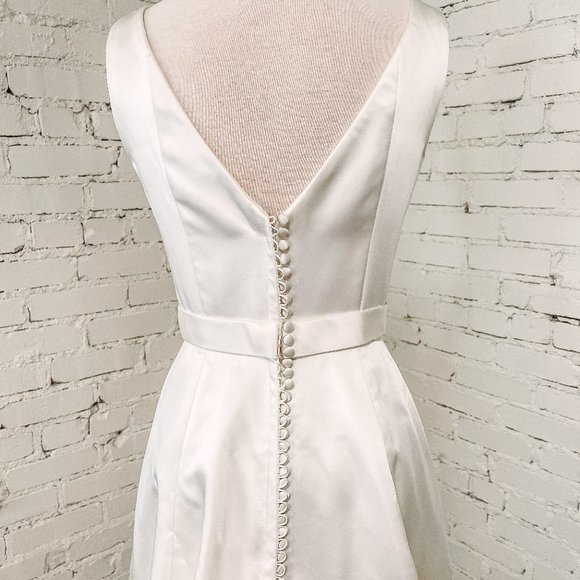 Custom Bow Front Wedding Gown with Covered Buttons - Picture 4 of 4